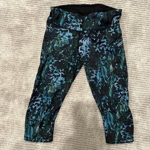 Lululemon pattern leggings
